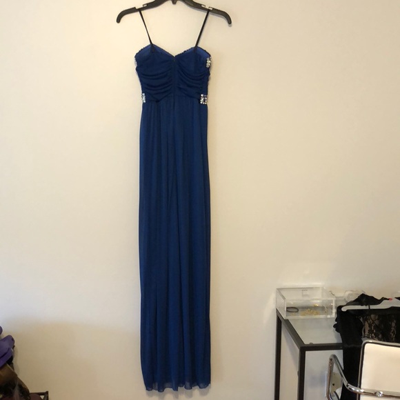 Long formal dress - Picture 2 of 2